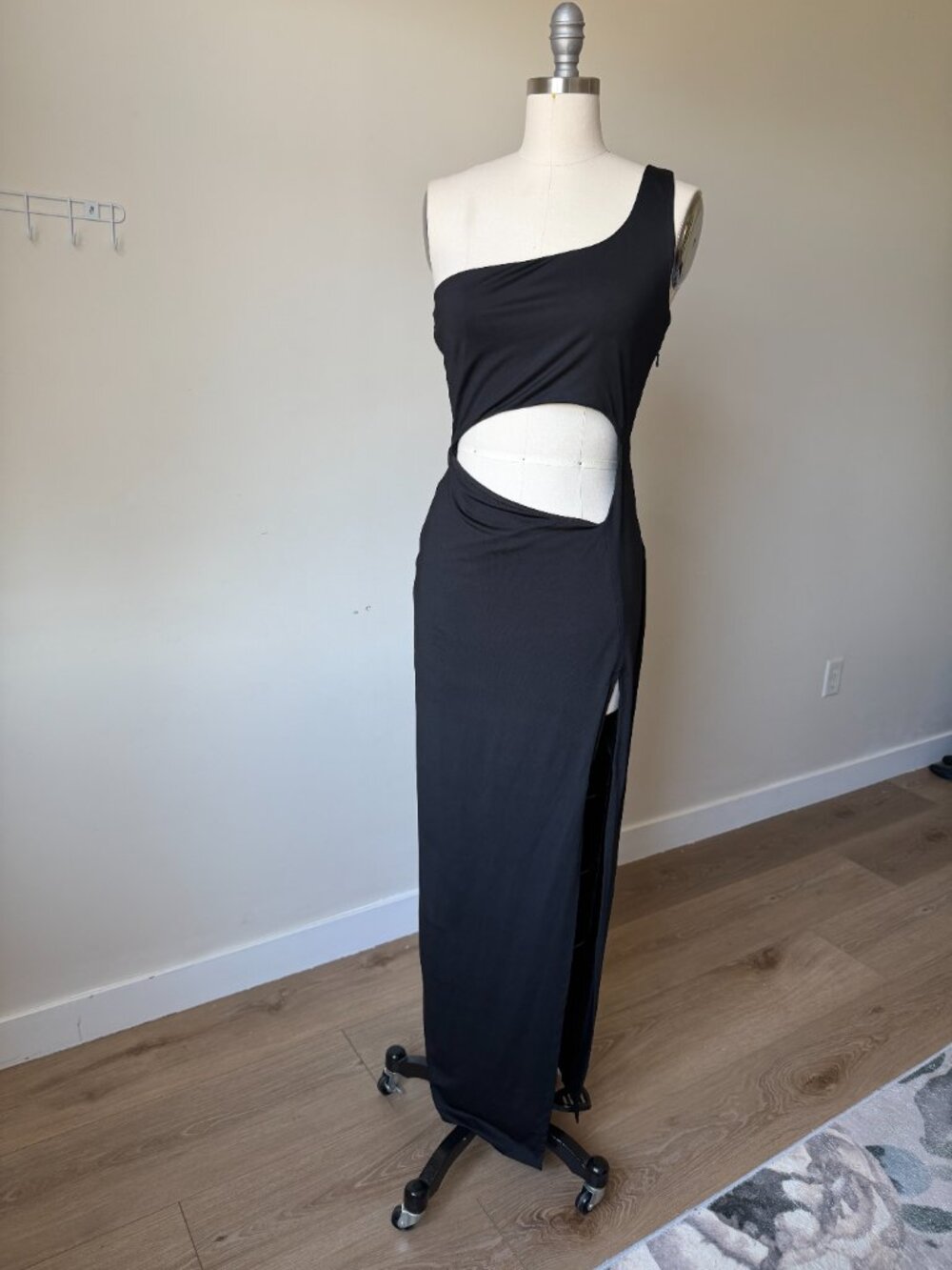 Superdown Black Maxi Dress | One Shoulder Cutout | Size Medium | Formal Evening - Picture 2 of 5